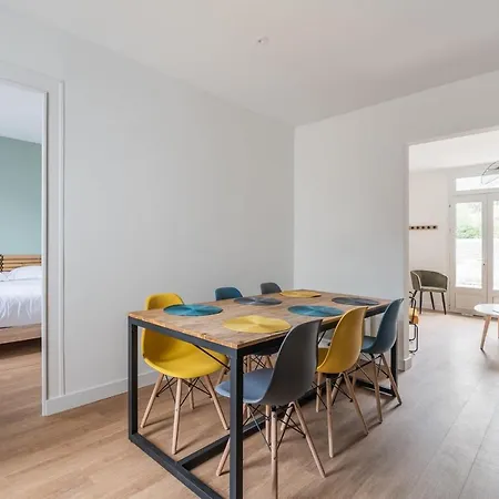 A Bright Cocoon For A Pleasant In Apartamento