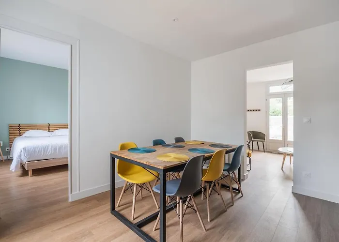 A Bright Cocoon For A Pleasant In Apartamento