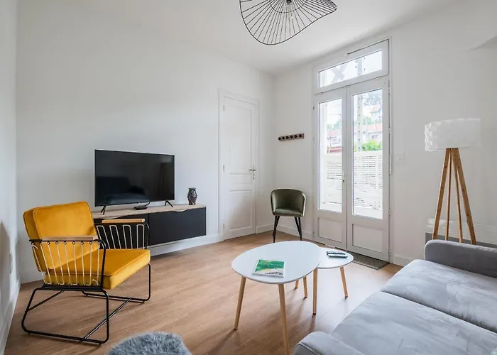 A Bright Cocoon For A Pleasant In Apartamento Arcachon