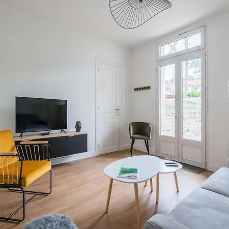 A Bright Cocoon For A Pleasant In Apartment Arcachon