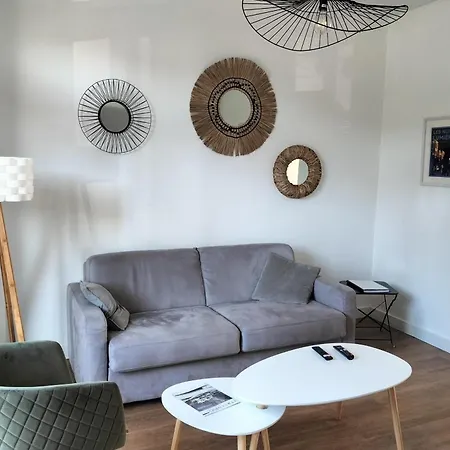 A Bright Cocoon For A Pleasant In Apartman *